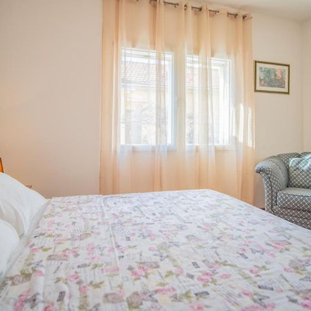 Apartmani Ana Tivat Exterior photo